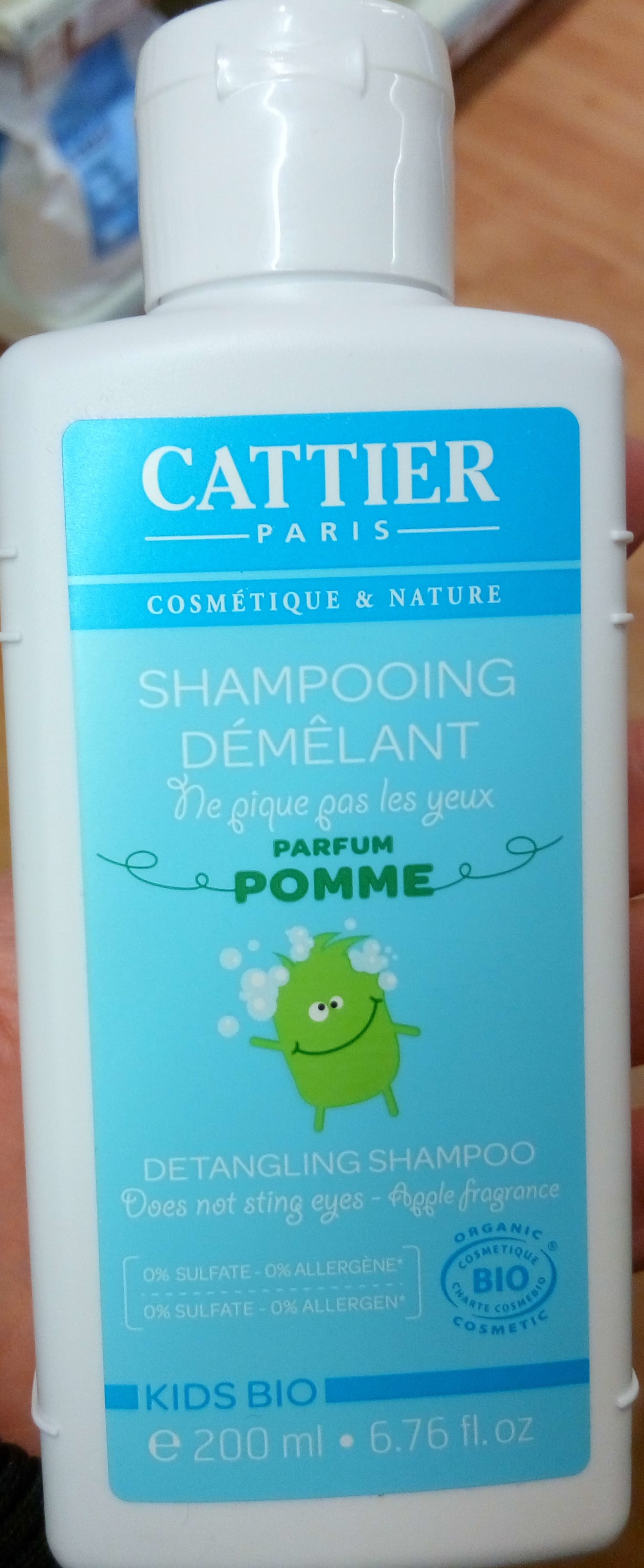Organic Kids Detangling Shampoo Apple Scent