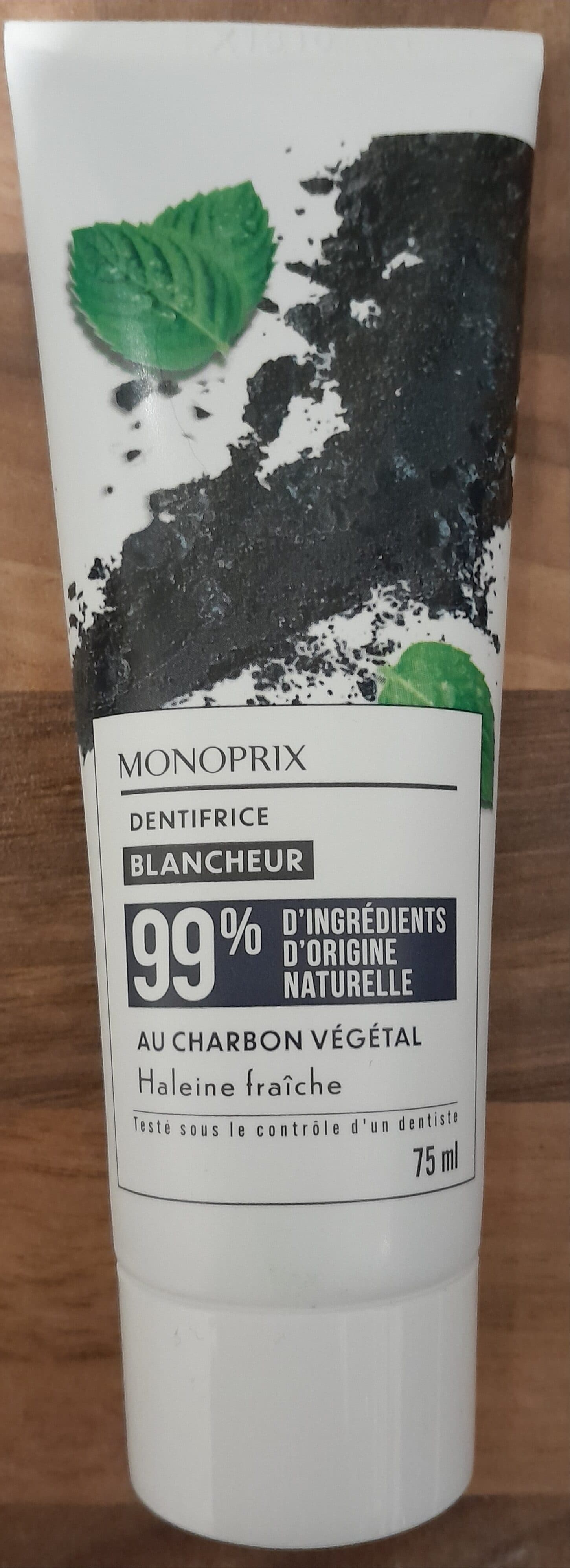 Whitening Toothpaste with Vegetable Charcoal